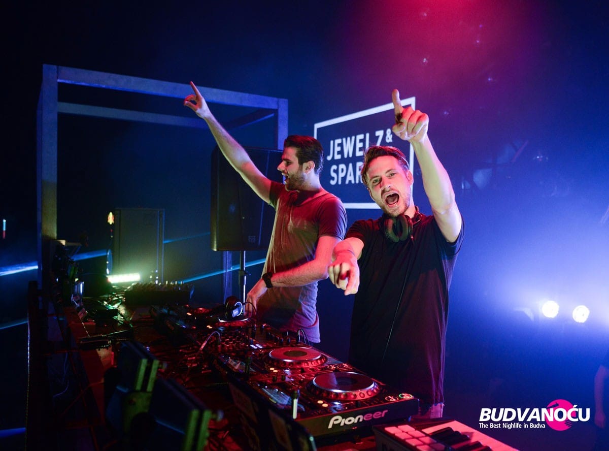 Jewelz & Sparks | Top Hill