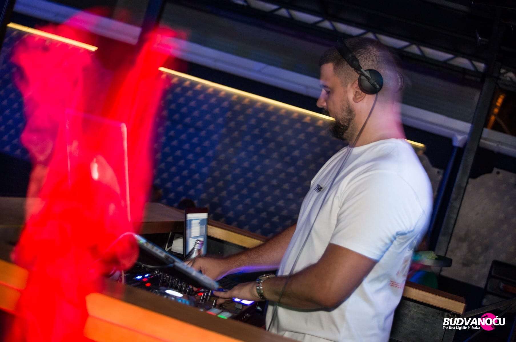 DJ Vuleta  | Ambiente Night Club