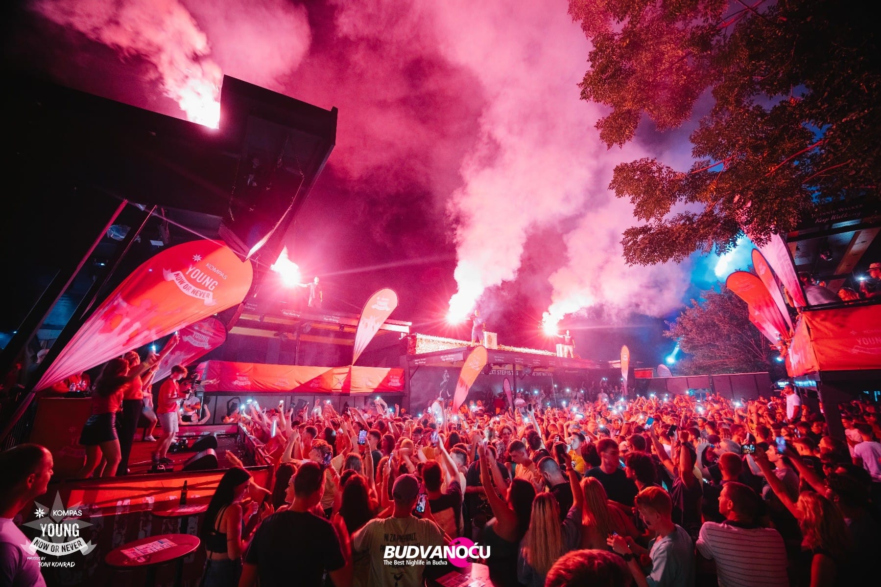 Kompas Young | Cascada