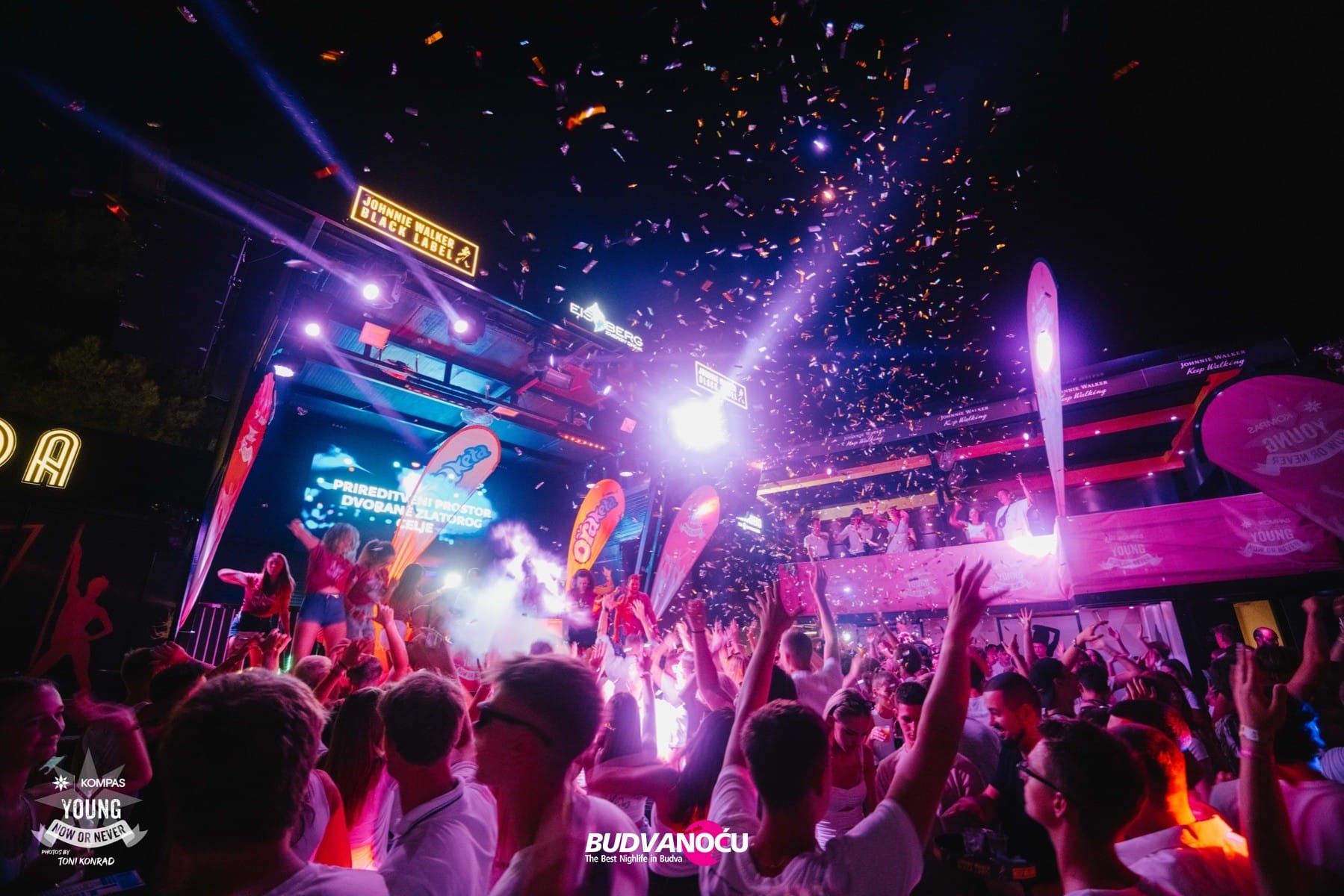 Kompas Young | Cascada