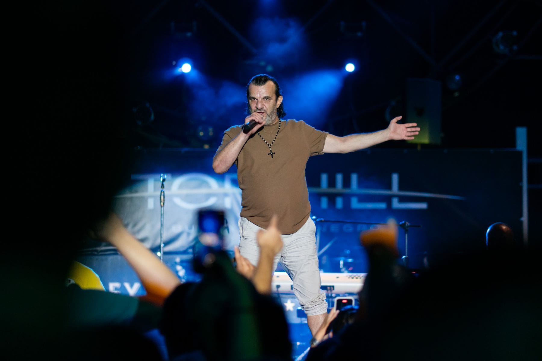 Aca Lukas | Top Hill