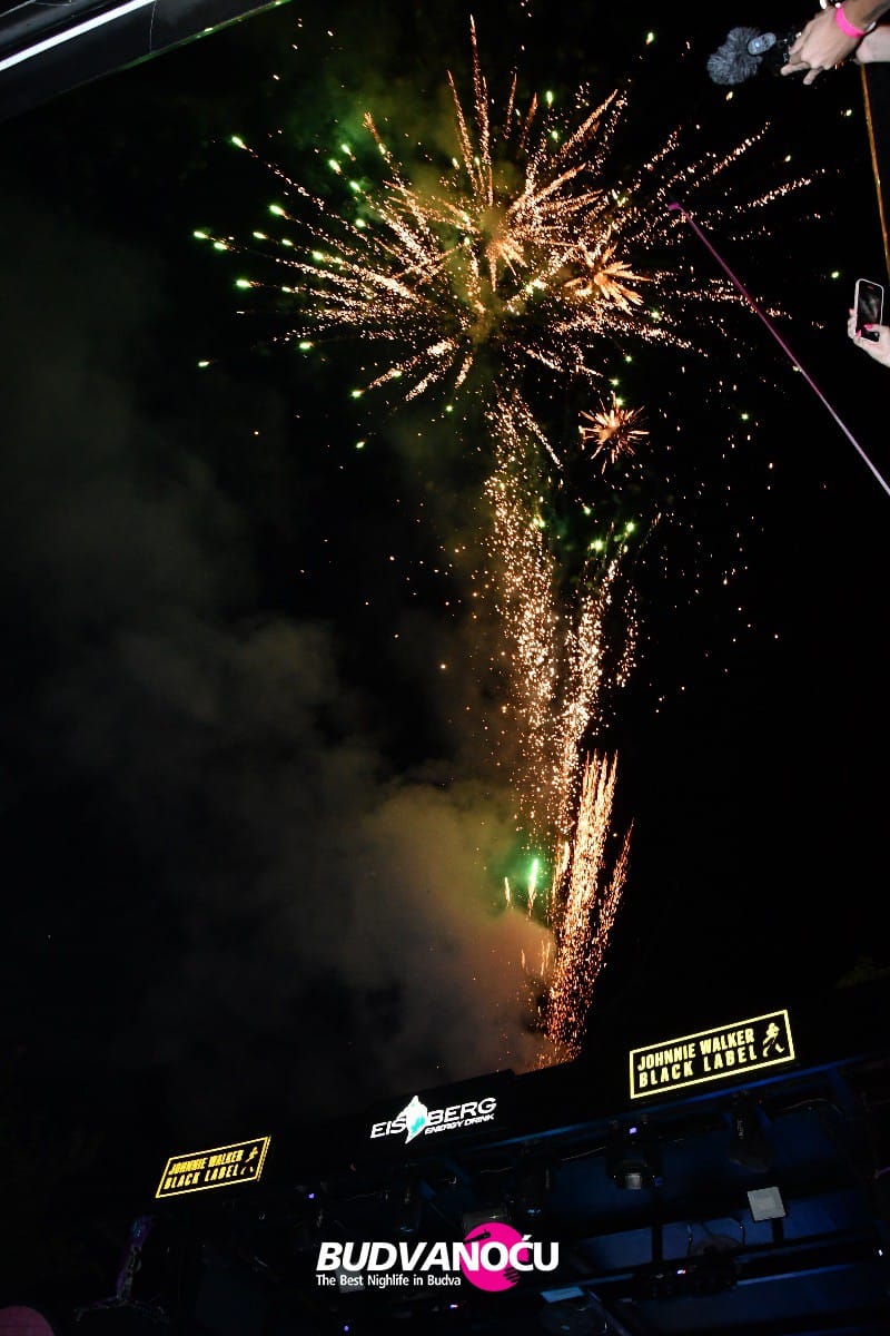 Kompas Young | Cascada