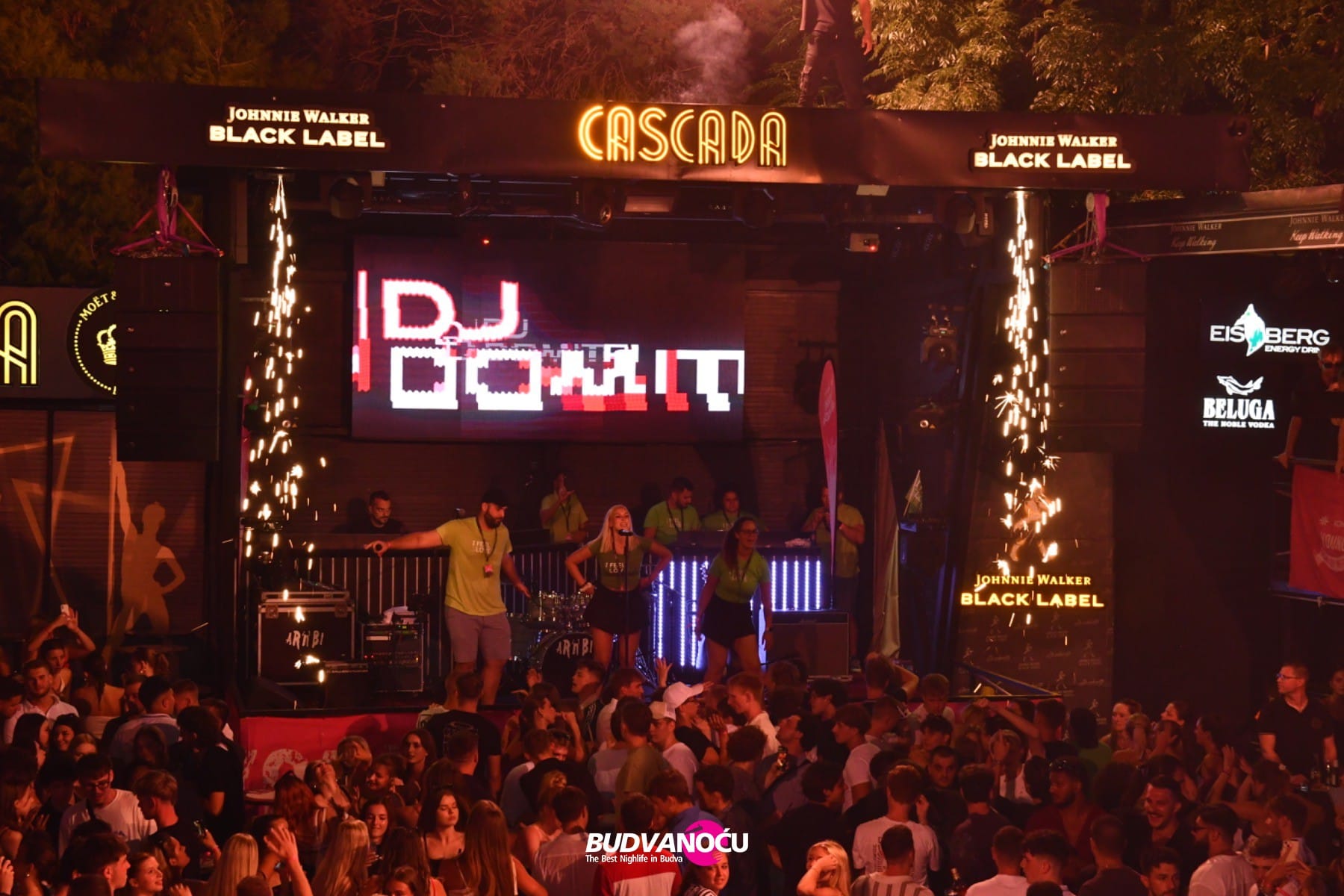 Kompas Young | Cascada