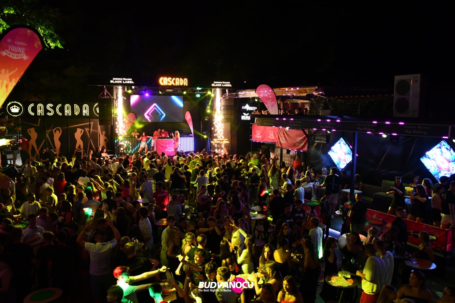 Kompas Young | Cascada