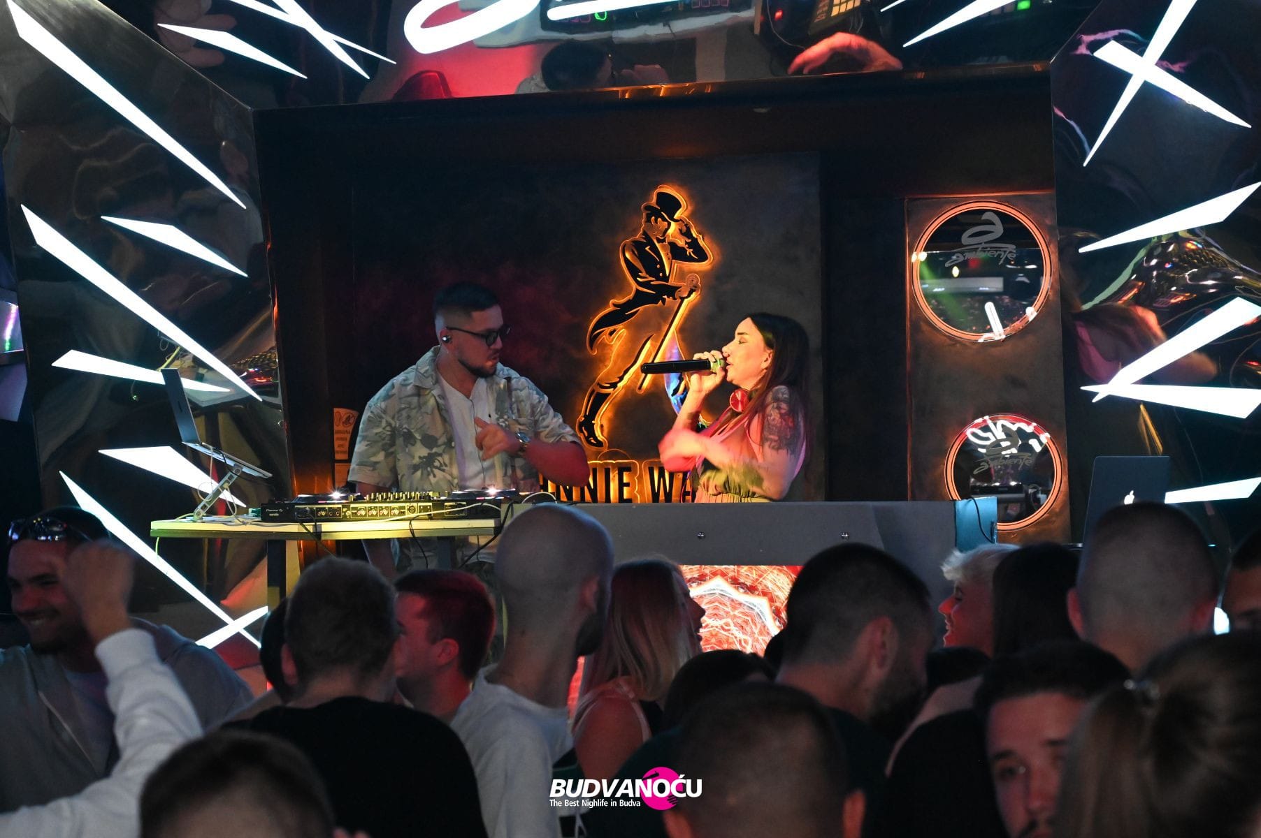 DJ Vlaa & DJ Sophie | Club Ambiente